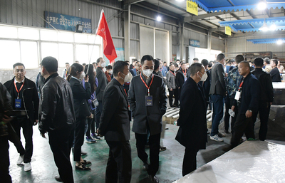 成都家具商會(huì)組織企業(yè)參觀新都新繁優(yōu)秀工廠裝飾材料