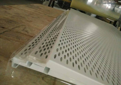 金屬鐵板廠家東風啟辰白色微孔吊頂鍍鋅鋼板產品詳解